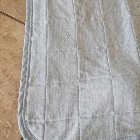 Brookfield Home Cooling Blanket Throw 60" X 70" Blue Couch Throw - Picture 2 of 4